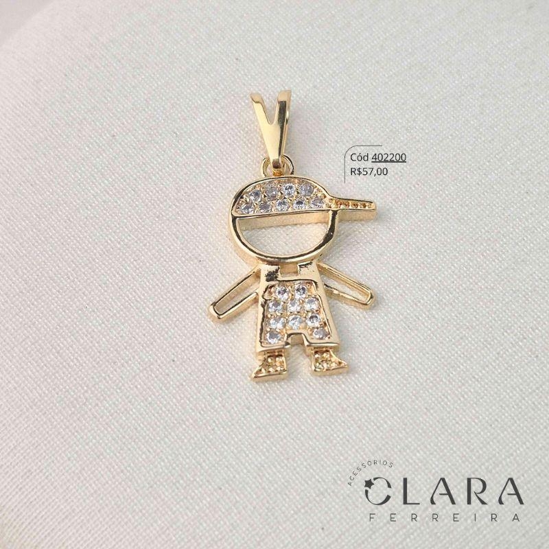 PINGENTE MENINO VAZADO MICROZIRCÔNIAS  - 19MM - Dourado