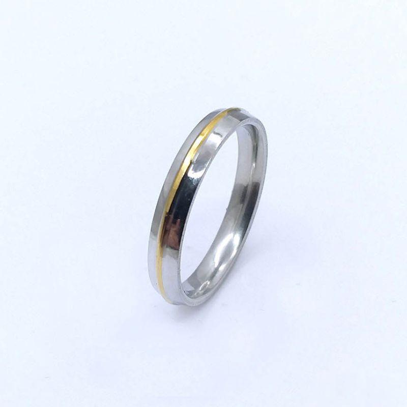 ANEL ALIANÇA AÇO INOX ANATÔMICA ABAULADA 4MM C/ 1 FIO DOURADO - Número 22/23