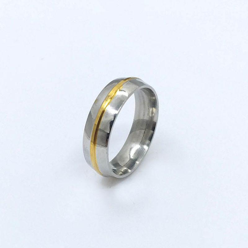 ANEL ALIANÇA AÇO INOX ANATÔMICA ABAULADA 6MM C/ 1 FIO DOURADO - Número 30/31