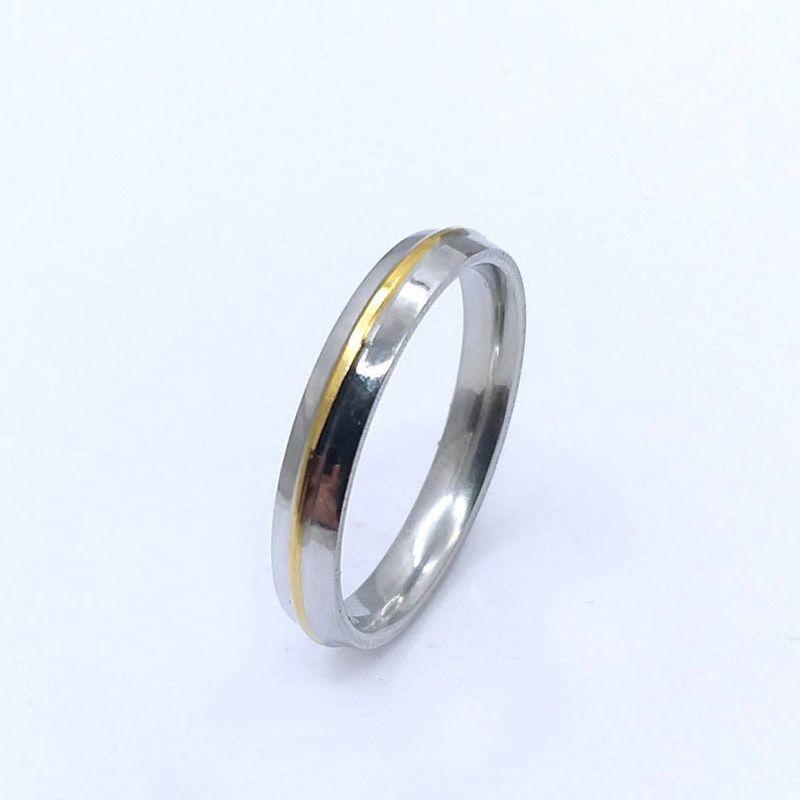 ANEL ALIANÇA AÇO INOX ANATÔMICA ABAULADA 4MM C/ 1 FIO DOURADO - Número 26/27