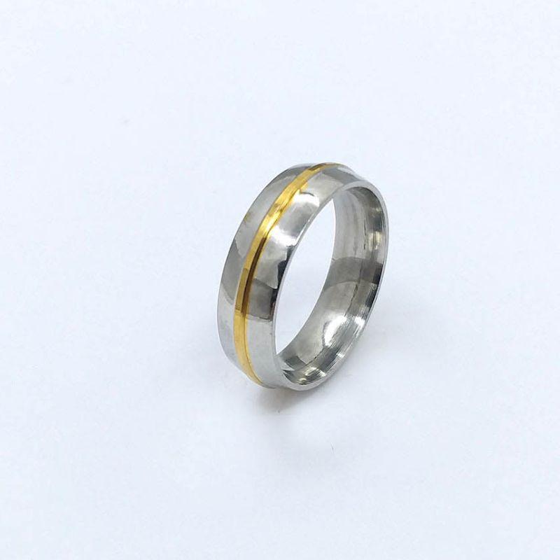 ANEL ALIANÇA AÇO INOX ANATÔMICA ABAULADA 6MM C/ 1 FIO DOURADO - Número 20/21