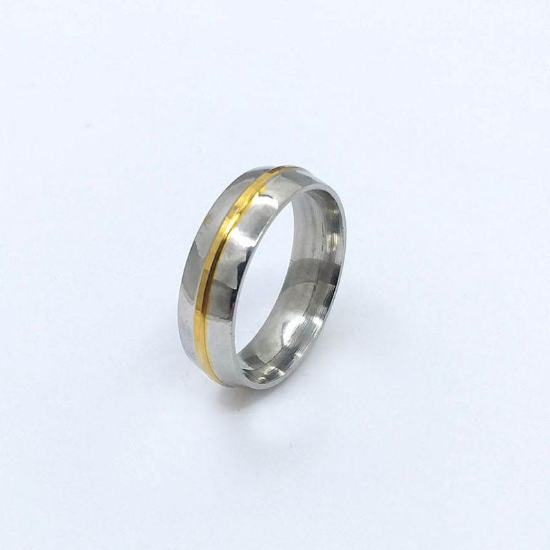 ANEL ALIANÇA AÇO INOX ANATÔMICA ABAULADA 6MM C/ 1 FIO DOURADO - Número 26/27