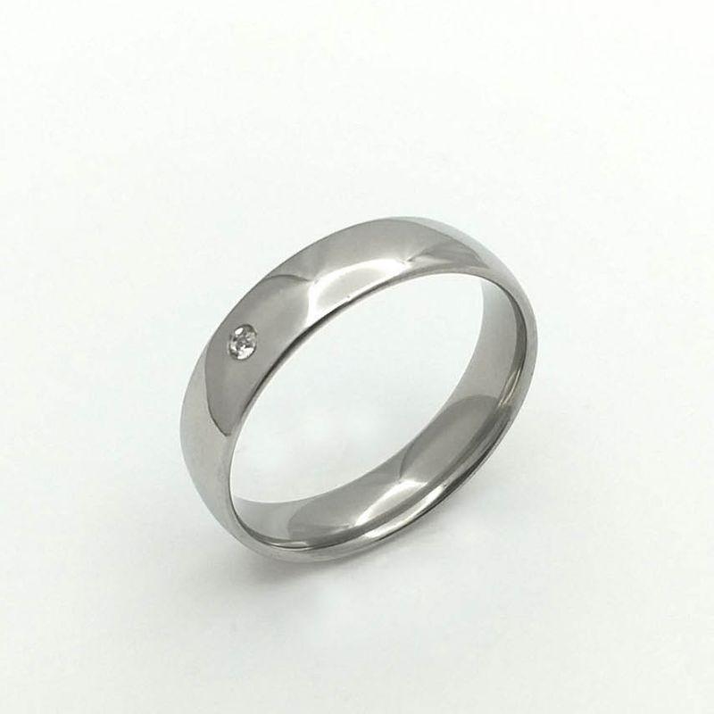 ANEL ALIANÇA AÇO INOX ANATÔMICA ABAULADA 6MM C/ 1 ZIRCONIA - Número 28/29