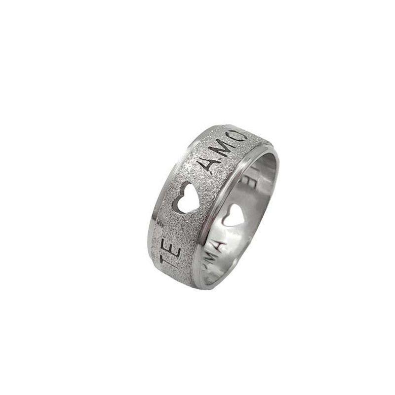 ANEL ALIANÇA AÇO INOX ANATÔMICA ABAULADA 8MM C/ JATEADO BRILHANTE C/ CORAÇÕES VAZADOS E MANUSCRITO TE AMO - Número 16/17