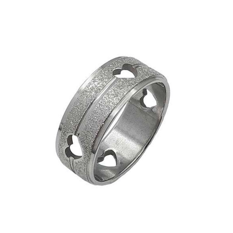 ANEL ALIANÇA AÇO INOX ANATÔMICA RETA 8MM C/ JATEADO BRILHANTE E CORAÇÕES VAZADOS - Número 26/27