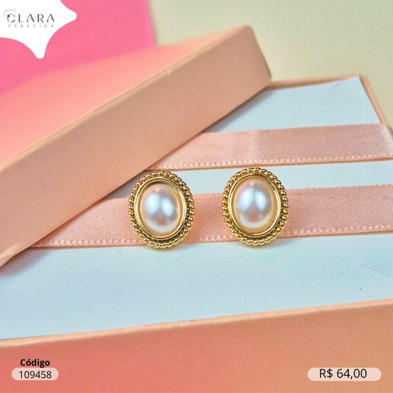 BRINCO BOTÃO OVAL C/ PEROLA NO MEIO E  BORDAS MICROZIRCONIAS - 14MM - Dourado