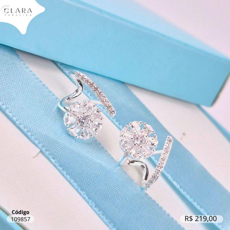 BRINCO PRATA 925 SILHUETA 1 FIO MICROZIRCÔNIA E 1 FLOR PÉTALAS ZIRCÔNIA GOTA C/ MIOLO DE ZIRCÔNIA REDONDA