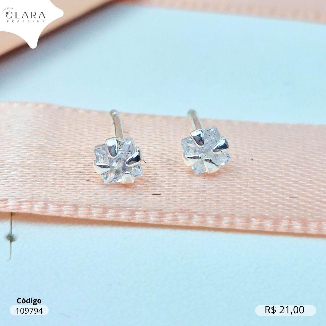 BRINCO SOLITARIO ZIRCONIA QUADRADA 3MM BASE 4 GARRAS CAIXA BAIXA - Banho de Prata