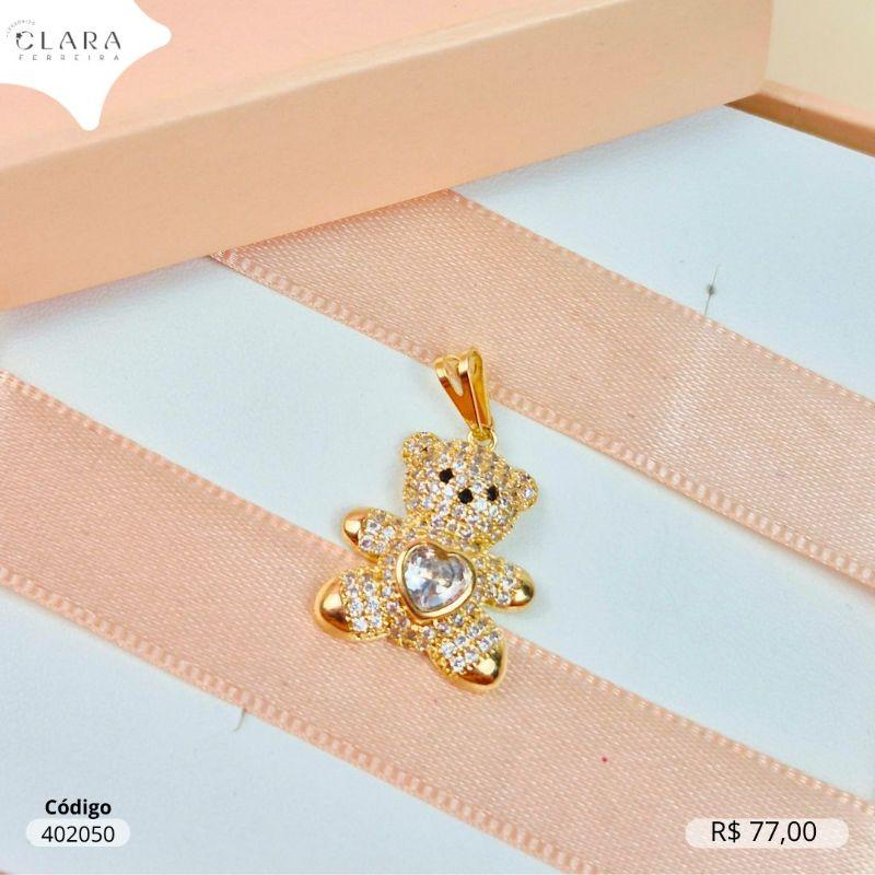 PINGENTE URSINHO MICROZIRCONIAS E ZIRCONIA CORAÇÃO 5MM NO MEIO - 20MM - Dourado