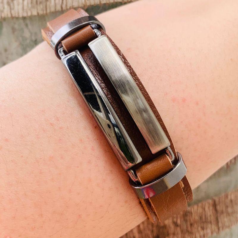 PULSEIRA BRACELETE COURO MARROM CARAMELO DOIS FIOS AÇO INOX PRETO FOSCO FECHO GAVETA - 21CM