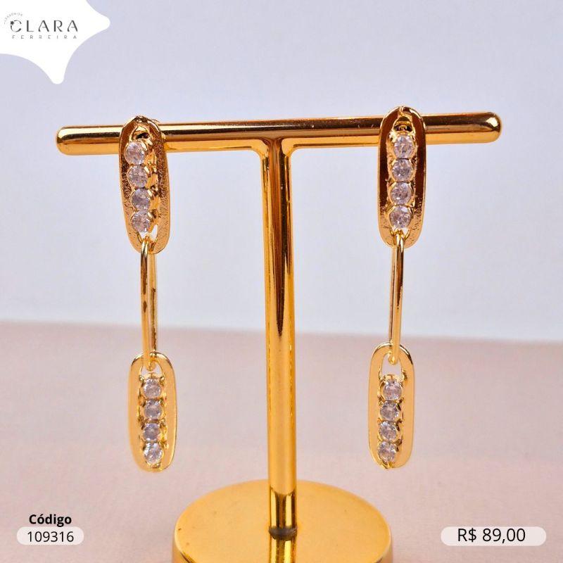 BRINCO FRANJA CORRENTE 3 ELOS LONGOS C/ 2 ELOS COM 4 ZIRCONIAS REDONDAS NO MEIO - 40MM - Dourado