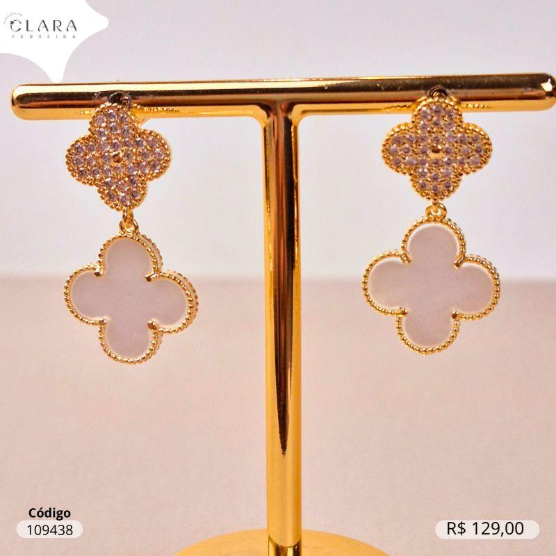 BRINCO TREVO VAN CLEEF ALHAMBRA MADREPEROLA 15MM NA BASE TREVO VAN CLEEF ALHAMBRA  MICROZIRCONIAS 11MM - EDIÇÃO LIMITADA - Dourado