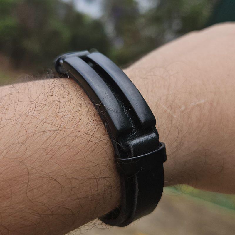 PULSEIRA BRACELETE COURO PRETO DOIS FIOS AÇO INOX PRETO FOSCO FECHO GAVETA - 21CM