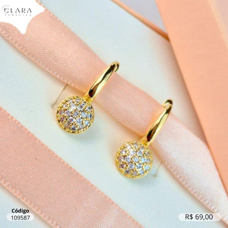 BRINCO ARGOLINHA CLICK GOTA LISA C/ CHUVEIRINHO REDONDO MICROZIRCONIAS 9MM FIXO - 13X2MM - Dourado