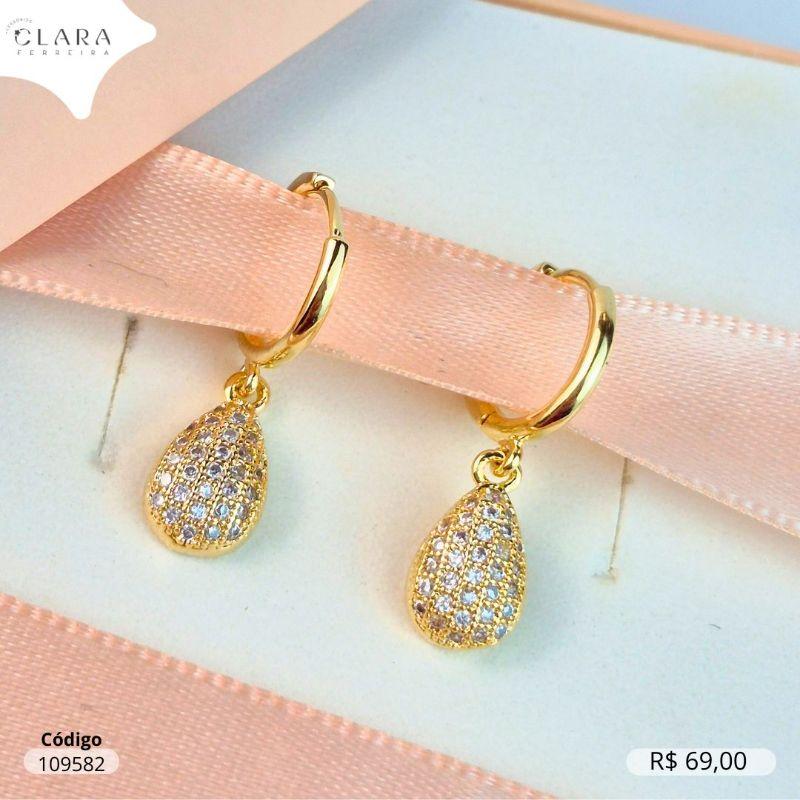 BRINCO ARGOLINHA CLICK LISA C/ CHUVEIRINHO GOTA MICROZIRCONIAS 9MM PENDURADO - 11X1MM - Dourado