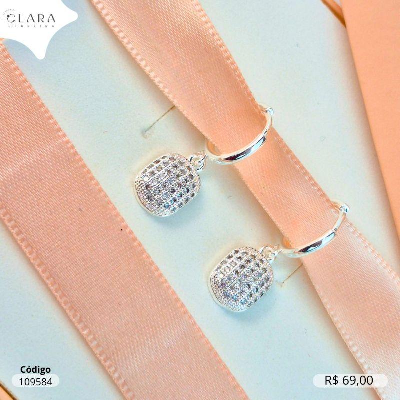 BRINCO ARGOLINHA CLICK LISA C/ CHUVEIRINHO QUADRADO MICROZIRCONIAS 10MM PENDURADO - 11X1MM - Banho de Prata