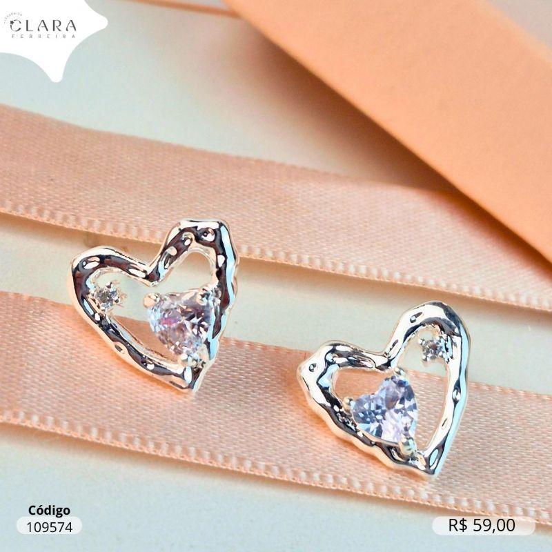 BRINCO CORAÇÃO VAZADO ONDULADO C/ 1 ZIRCONIA CORAÇÃO 5MM  - 13MM - Banho de Prata