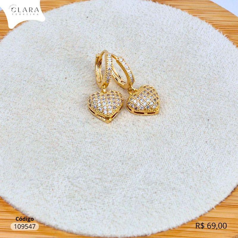 BRINCO ARGOLINHA CLICK 1 FILEIRA MICROZIRCONIAS C/ CHUVERINHO CORAÇÃO 10MM PENDURADO - 12X2MM - Dourado