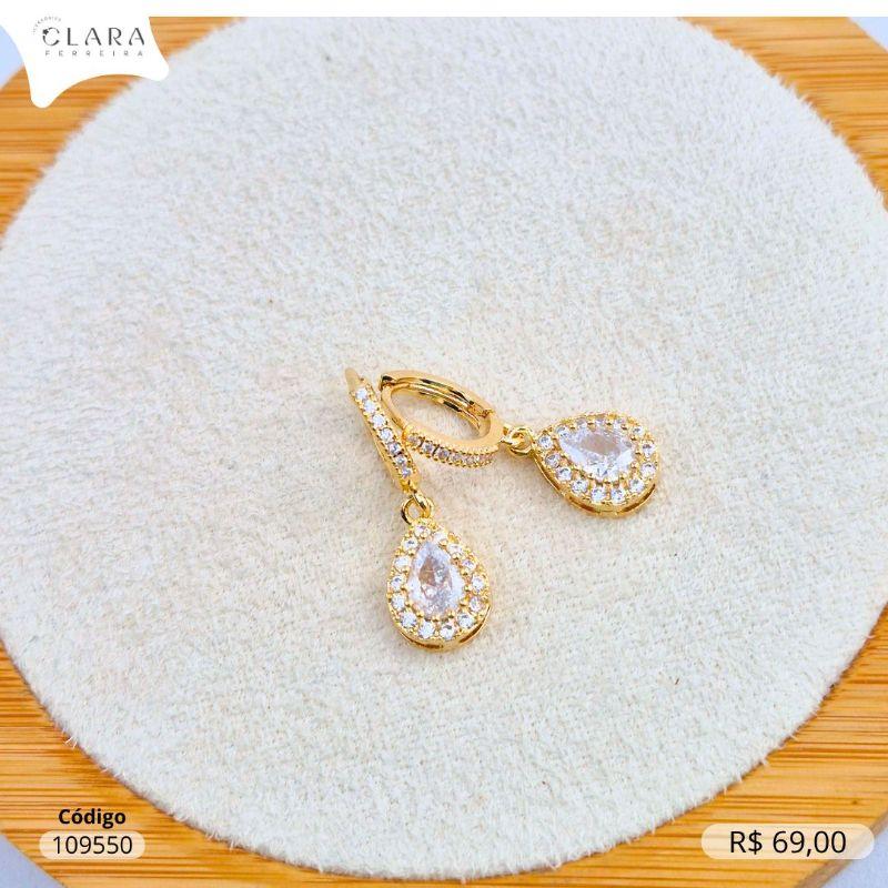 BRINCO ARGOLINHA CLICK 1 FILEIRA MICROZIRCONIAS C/ ZIRCONIA GOTA 7MM DORNADA MICROZIRCONIAS PENDURADA - 12X2MM - Dourado