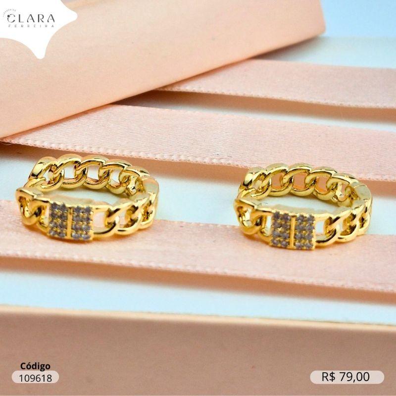 BRINCO ARGOLINHA CLICK CORRENTE GRUMET 1X1 C/ DETALHE CADEADO MICROZIRCONIAS - 17MM - Dourado- EDIÇÃO LIMITADA