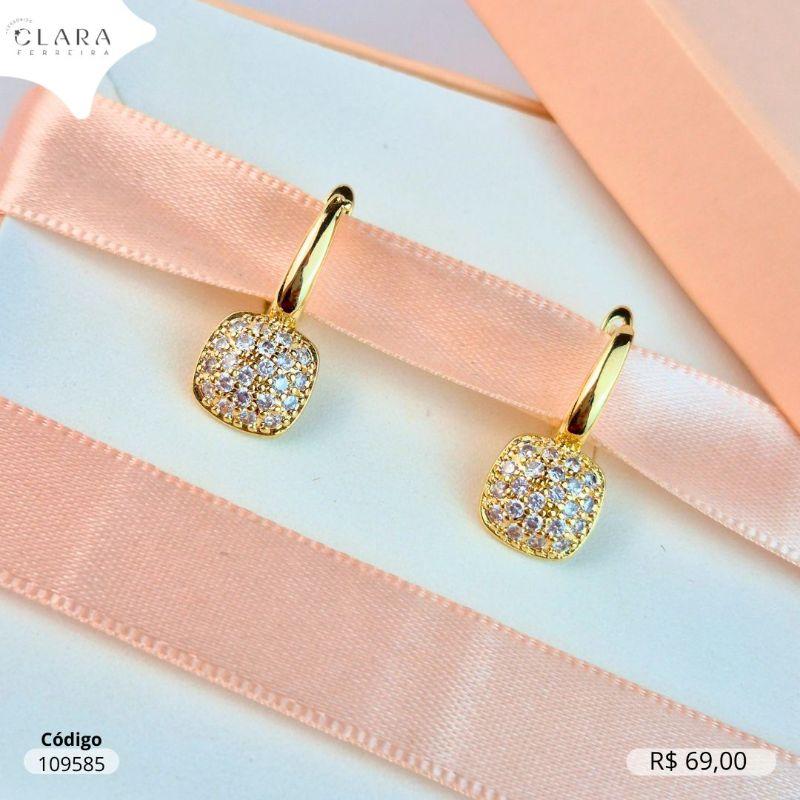 BRINCO ARGOLINHA CLICK GOTA LISA C/ CHUVEIRINHO QUADRADO MICROZIRCONIAS 10MM FIXO - 13X2MM - Dourado