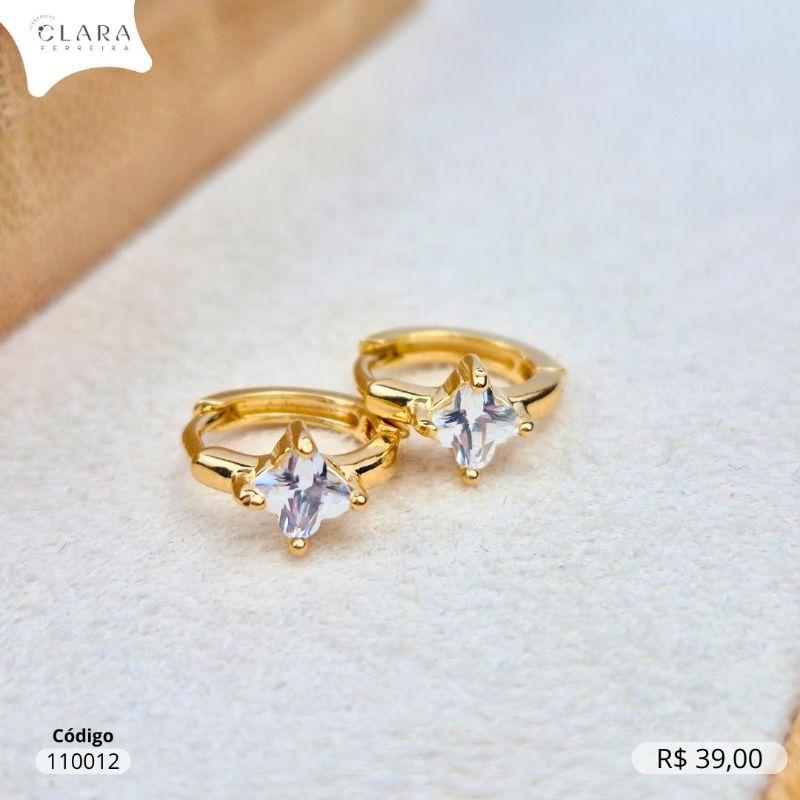 BRINCO ARGOLINHA CLICK LISA C/ 1 ZIRCÔNIA TREVO DE 4 FOLHAS 4MM FIXA - 11X2MM - Dourado