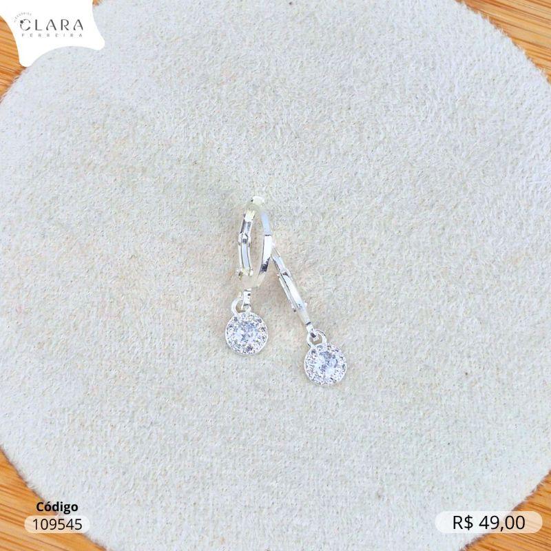 BRINCO ARGOLINHA TRANQUETA C/ 1 ZIRCONIA REDONDA 3MM ADORNADA MICROZIRCONIAS PENDURADA - Banho de Prata