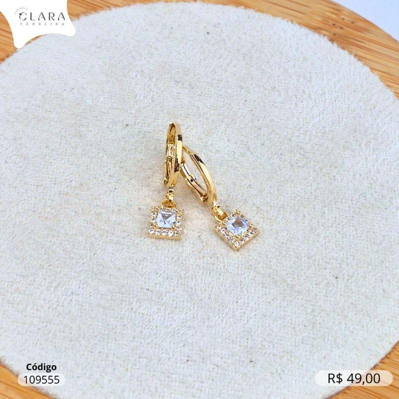 BRINCO ARGOLINHA TRANQUETA COM ZIRCONIA QUADRADA 2MM ADORNADA MICROZIRCONIAS PENDURADA - Dourado