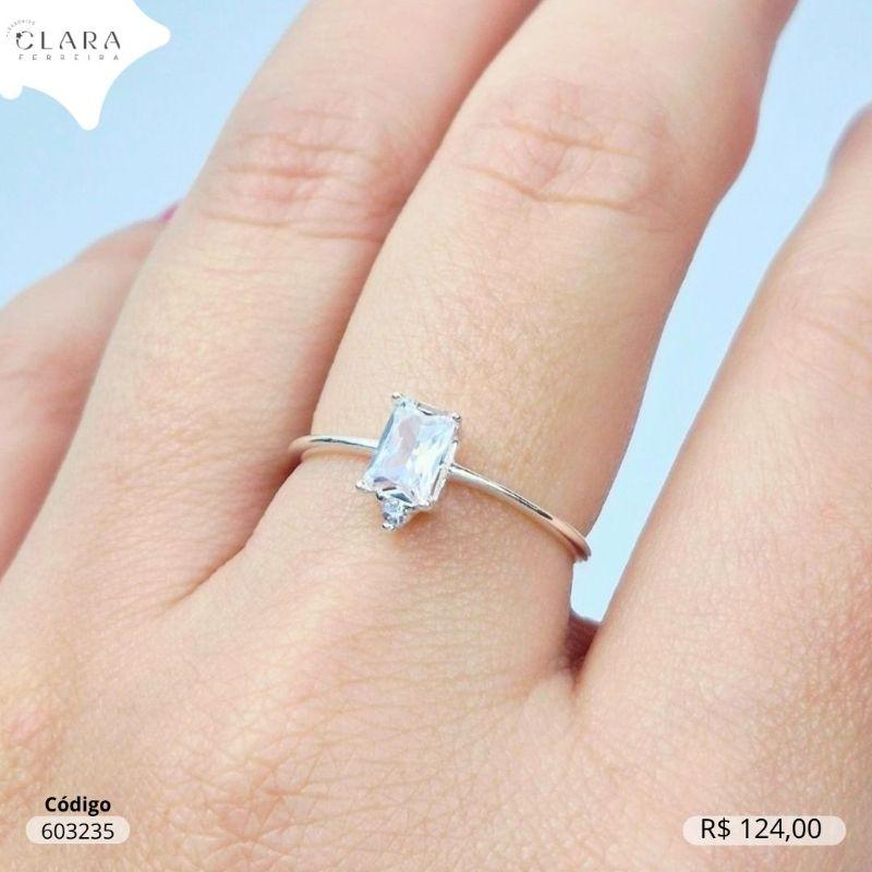 ANEL PRATA 925 FIO LISO C/ ZIRCÔNIA RETANGULAR 3MM CAIXA INGLESA C/ MICROZIRCONIA REDONDA NA PONTA - 16/17