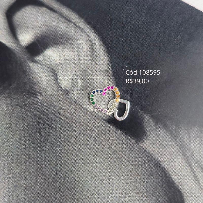 BRINCO 2 CORAÇÕES VAZADOS, 1 MICROZIRCONIAS 9MM E 1 LISO 7MM  - Banho de Prata