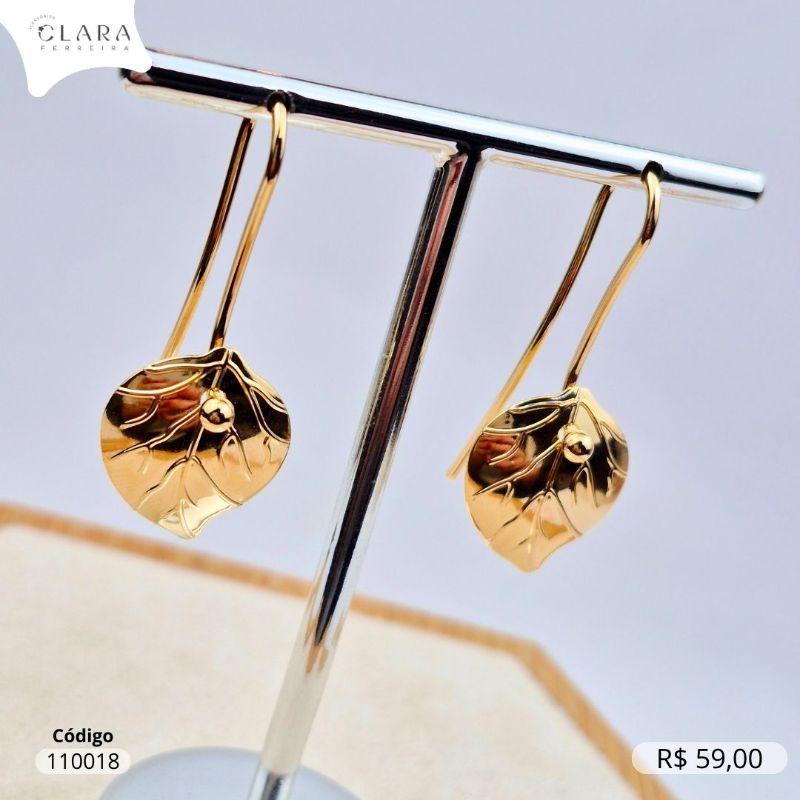 BRINCO ANZOL C/ PINGENTE FOLHA LISA 20MM - LINHA ORGÂNICOS - Dourado