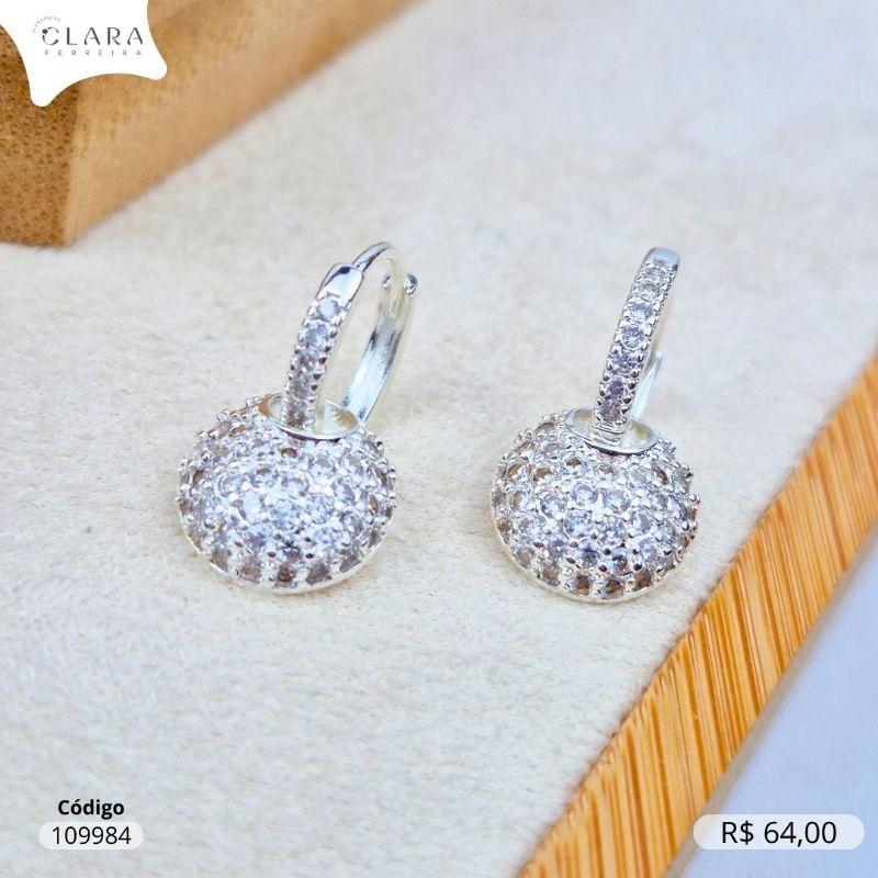 BRINCO ARGOLINHA CLICK 1 FILEIRA MICROZIRCÔNIAS C/ CHUVEIRINHO MICROZIRCÔNIAS REDONDO  11MM PENDURADO - 13X2MM - Banho de Prata