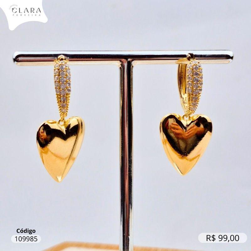 BRINCO ARGOLINHA CLICK GOTA 3 FILEIRAS MICROZIRCÔNIAS C/ CORAÇÃO LISO 19MM PENDURADO - 16X4MM - Dourado