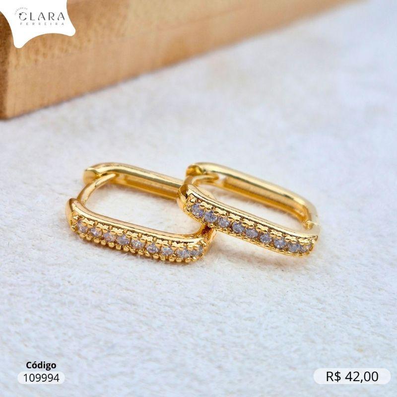BRINCO ARGOLINHA CLICK QUADRADA 1 FILEIRA MICROZIRCÔNIAS C/ BORDAS JATEADAS - 15X2MM - Dourado