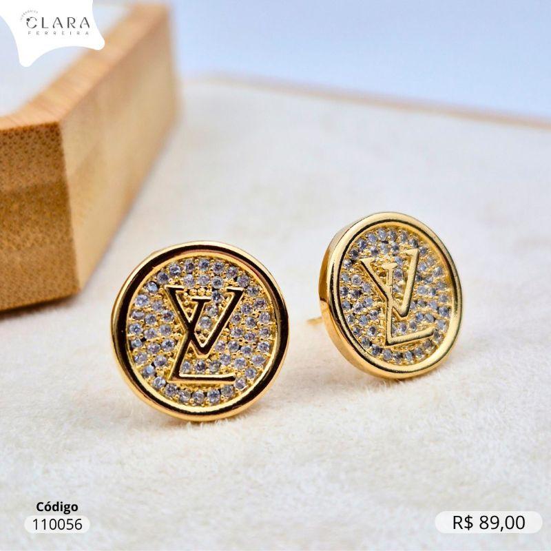 BRINCO BOTÃO MICROZIRCÔNIAS INSPIRAÇÃO LOUIS VUITTON - 15MM - Dourado