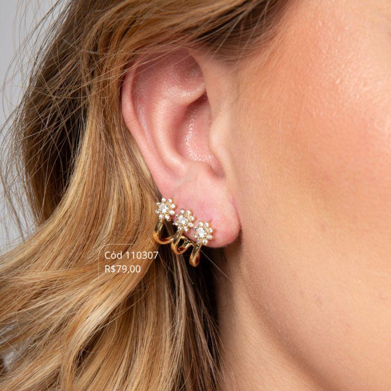 BRINCO SILHUETA 3 FIOS LISOS C/ PONTAS 3 FLORES MICROZIRCÔNIA 7MM - Dourado