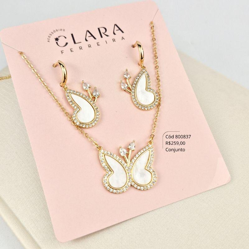 CONJUNTO COLAR ELOS C/ PINGENTE BORBOLETA 25MM ASAS MADREPÉROLA ADORNADAS COM MICROZIRCÔNIAS E BRINCOS ARGOLINHA CLICK LISAS C/ BORBOLETA 20MM ASAS MADREPÉROLA ADORNADAS COM MICROZIRCÔNIAS - EDIÇÃO LIMITADA - 45CM - Dourado