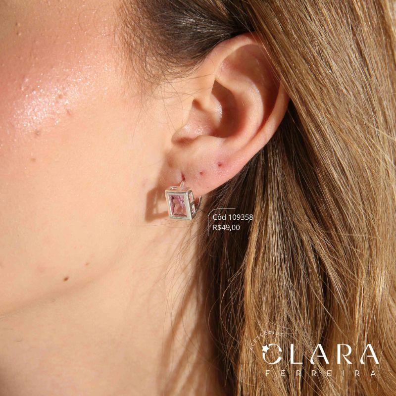 BRINCO ARGOLINHA CLICK C/ 1 ZIRCONIA RETANGULAS 5MM - CAIXA INGLESA FUNDIDA  - 13X2MM - Banho de Prata