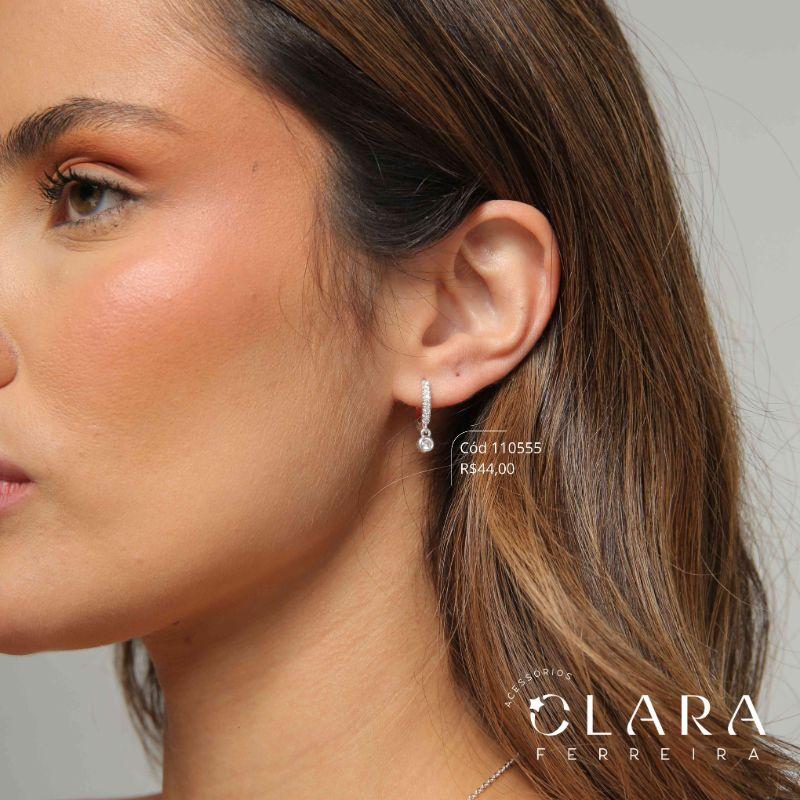 BRINCO ARGOLINHA CLICK 1 FILEIRA MICROZIRCÔNIAS C/ 1 ZIRCÔNIA REDONDA 4MM PENDURADA - 13X2MM - Banho de Prata