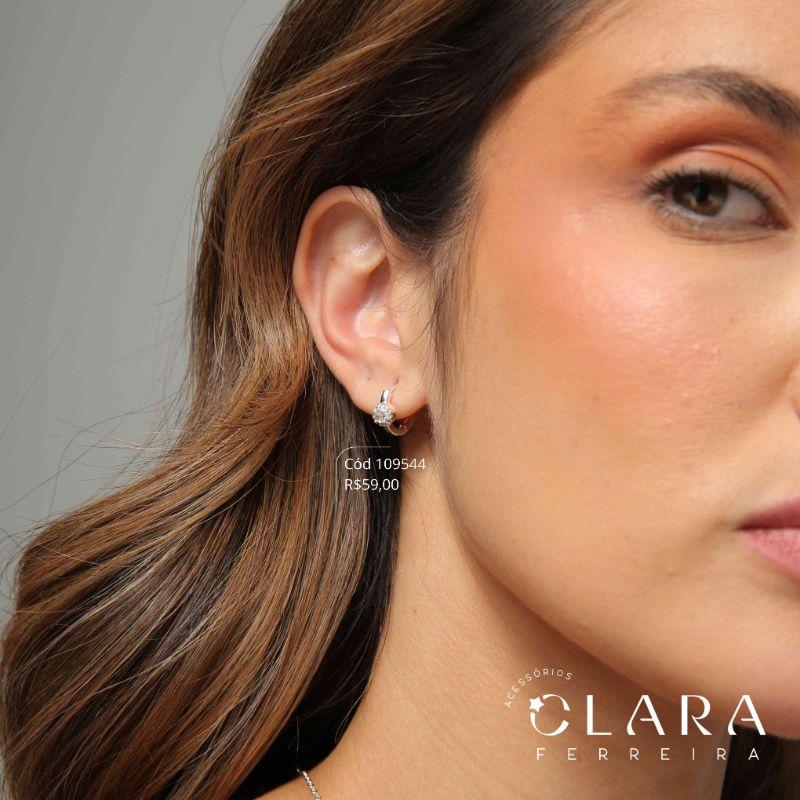 BRINCO ARGOLINHA CLICK C/ 1 ZIRCONIA REDONDA 3MM ADORNADA MICROZIRCONIAS - 12X2MM - Banho de Prata