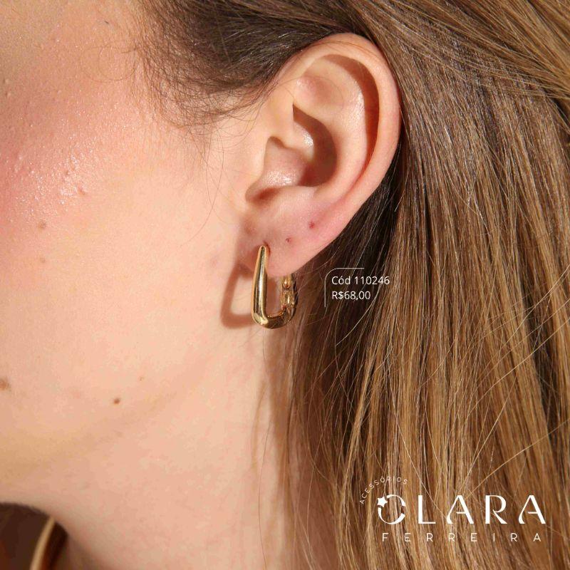 BRINCO ARGOLINHA CLICK FINA LISA C/ PARTE INFERIOR RETA - 19X4MM - Dourado