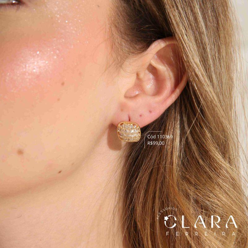 BRINCO CHUVEIRINHO QUADRADADO ZIRCÔNIAS BAGUETE - Dourado