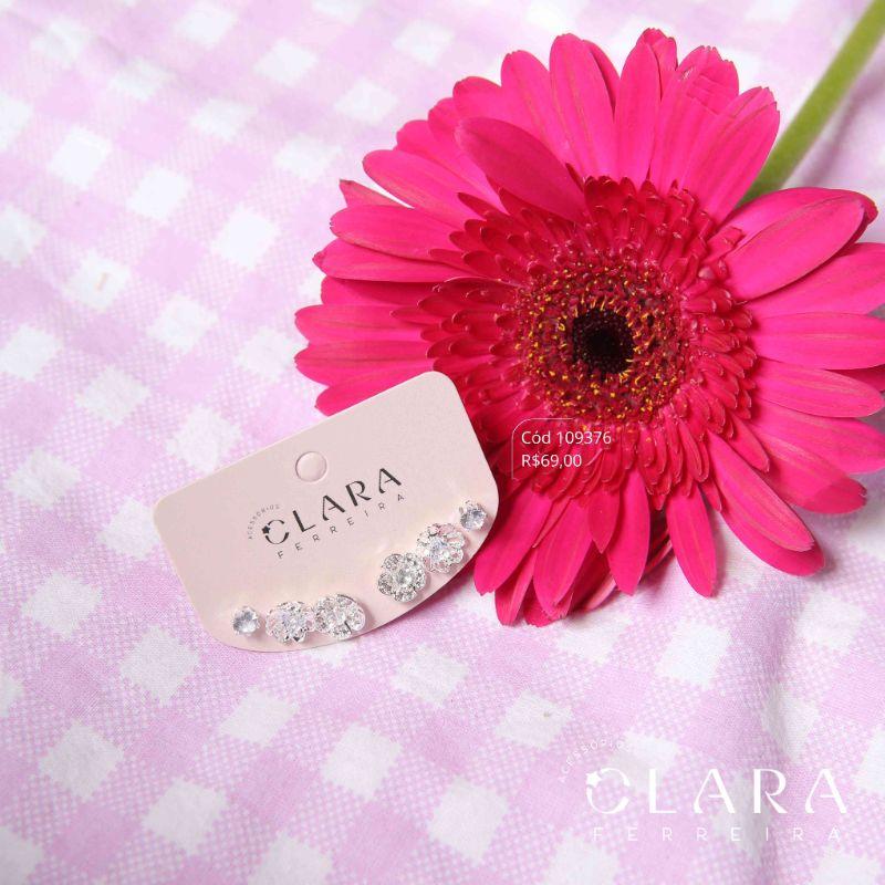 BRINCO KIT TRIO 3 BRINCOS MISTOS, 1 FLOR VAZADA 8MM C/ MIOLO ZIRCONIA TRIANGULO 4MM, 1 FLOR MICROZIRCONIAS 8MM E 1 PONTO DE LUZ ZIRCONIA REDONDA 3MM CAIXA COROA 6 GARRAS - Banho de Prata