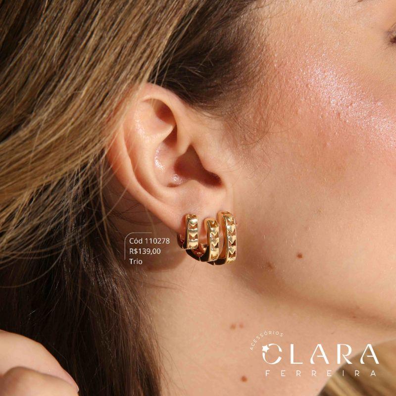 BRINCO KIT TRIO ARGOLINHA CLICK QUADRADA C/ 1 FILEIRA DE CORAÇÕES LISOS - 18X4MM - Dourado