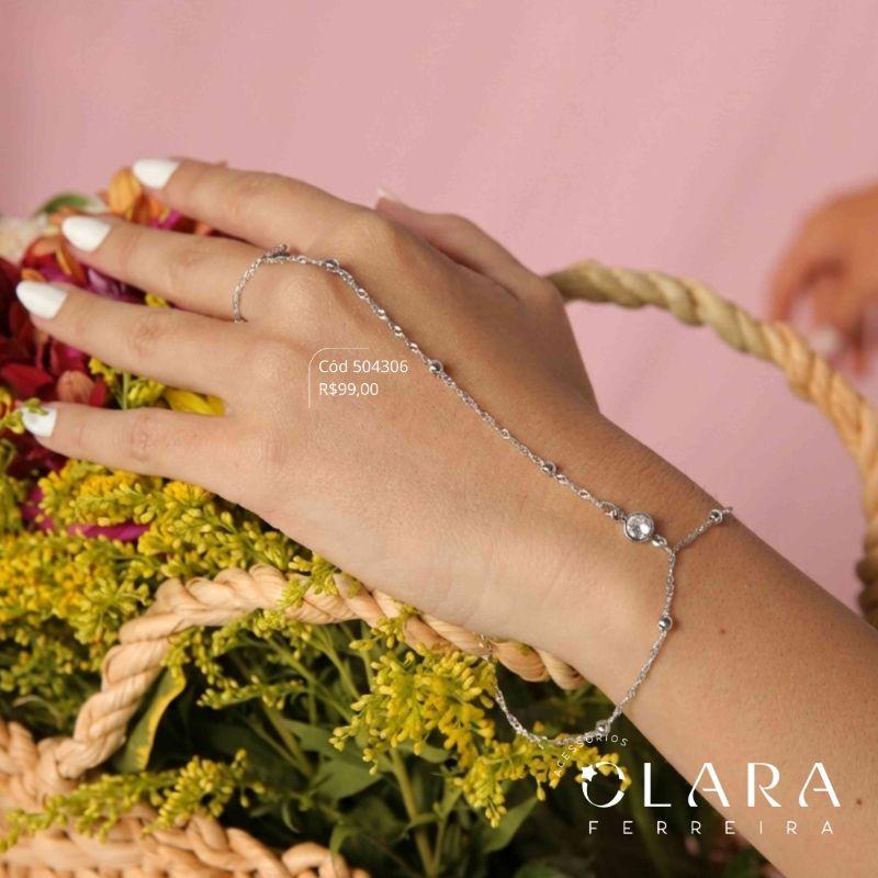 PULSEIRA HAND CHAIN MALHA SINGAPURA C/ BOLINHAS FIXAS E 1 TIFFANY REDONDA FIXA - 3MM - 17CM - Banho de Prata