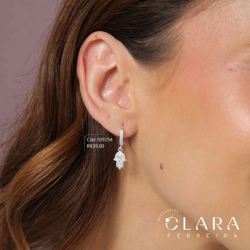 BRINCO ARGOLINHA CLICK 1 FILEIRA MICROZIRCONIAS C/ MÃO DE FATIMA  MICROZIRCONIAS PENDURADA 10MM - 12X2MM - Banho de Prata