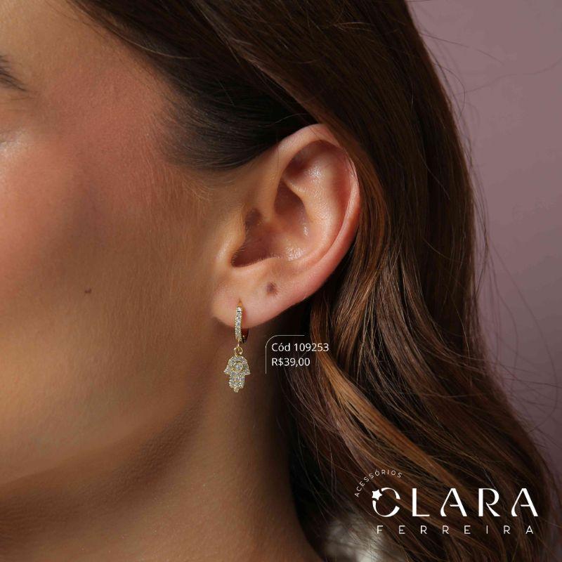 BRINCO ARGOLINHA CLICK 1 FILEIRA MICROZIRCONIAS C/ MÃO DE FATIMA  MICROZIRCONIAS PENDURADA 10MM - 12X2MM - Dourado