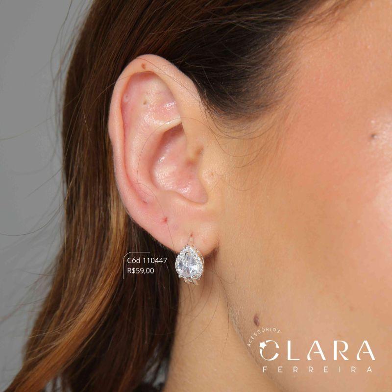 BRINCO ARGOLINHA CLICK 2 FIOS C/ ZIRCÔNIA GOTA 8MM ADORNADA MICROZIRCÔNIAS - 16X3MM - Banho de Prata