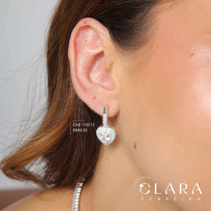 BRINCO ARGOLINHA CLICK C/ ZIRCÔNIA CORAÇÃO 5MM ADORNADA 2 FILEIRAS MICROZIRCÔNIAS - 12X2MM - PEÇA EXCLUSIVA - Banho de Prata