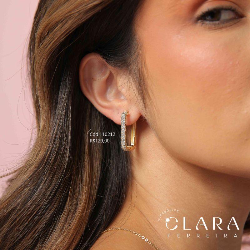 BRINCO ARGOLINHA CLICK QUADRADA 2 FILEIRAS MICROZIRCÔNIAS C/ BORDA JATEADA - 27X4MM - Dourado